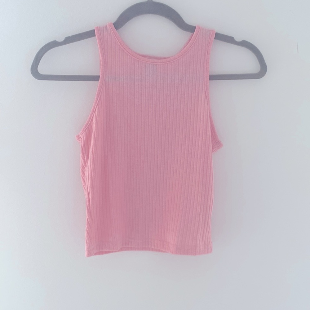 Light pink short but not cropped tank top.